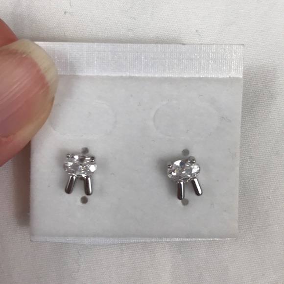 none Jewelry - Crystal stud earrings